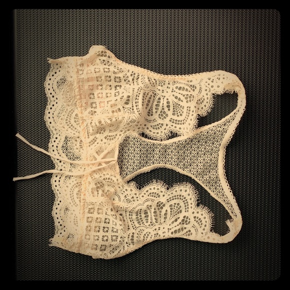 Victoria’s Secret sexy lace bralette - Picture 2 of 3